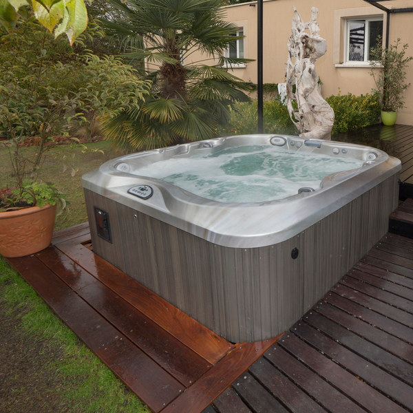 Consumer Reports&rsquo; Top Picks: The Best Hot Tubs for a Relaxing Soak
